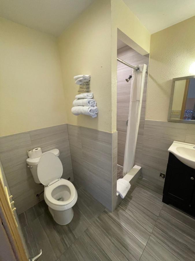 Express Inn Chicopee Extérieur photo